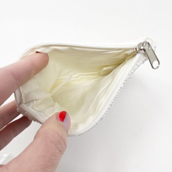 WILD Animal Print Embroidered Patches on White Beaded Coin Purse - Picture 5 of 7